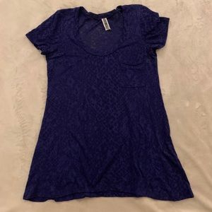 Blue pattern burn out T-shirt